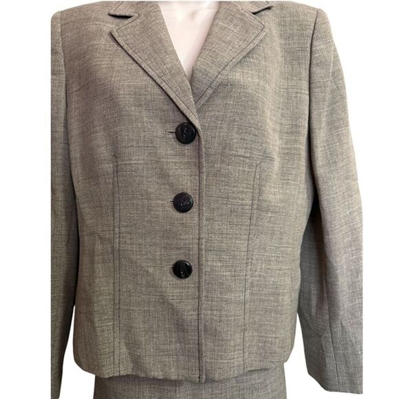 Evan-Picone Vintage Tan Taupe Blazer & Skirt Suit 10 - Picture 3 of 12
